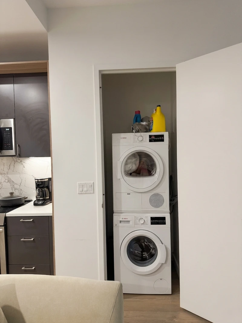 1 bedroom in Woodside photo 4