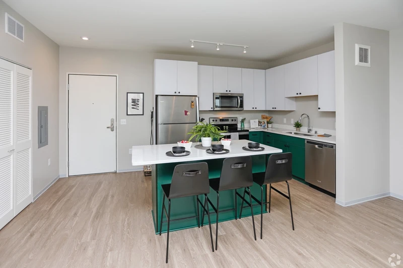 2 bedroom in Marcy-Holmes photo 6