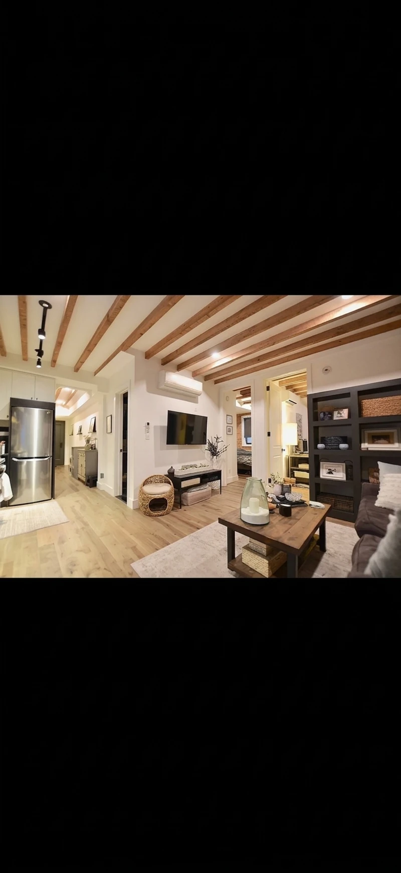 2 bedroom in Theater District photo 3