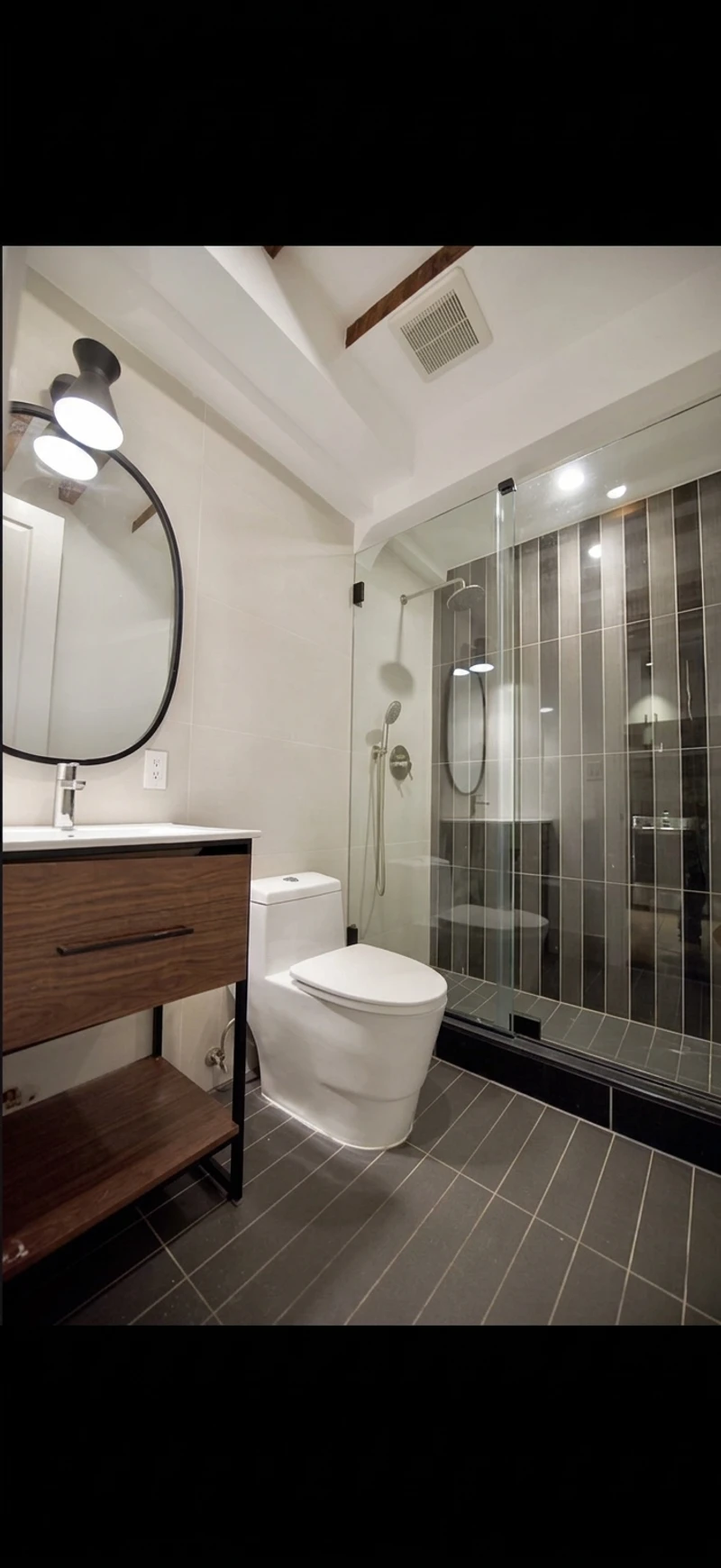 2 bedroom in Theater District photo 5
