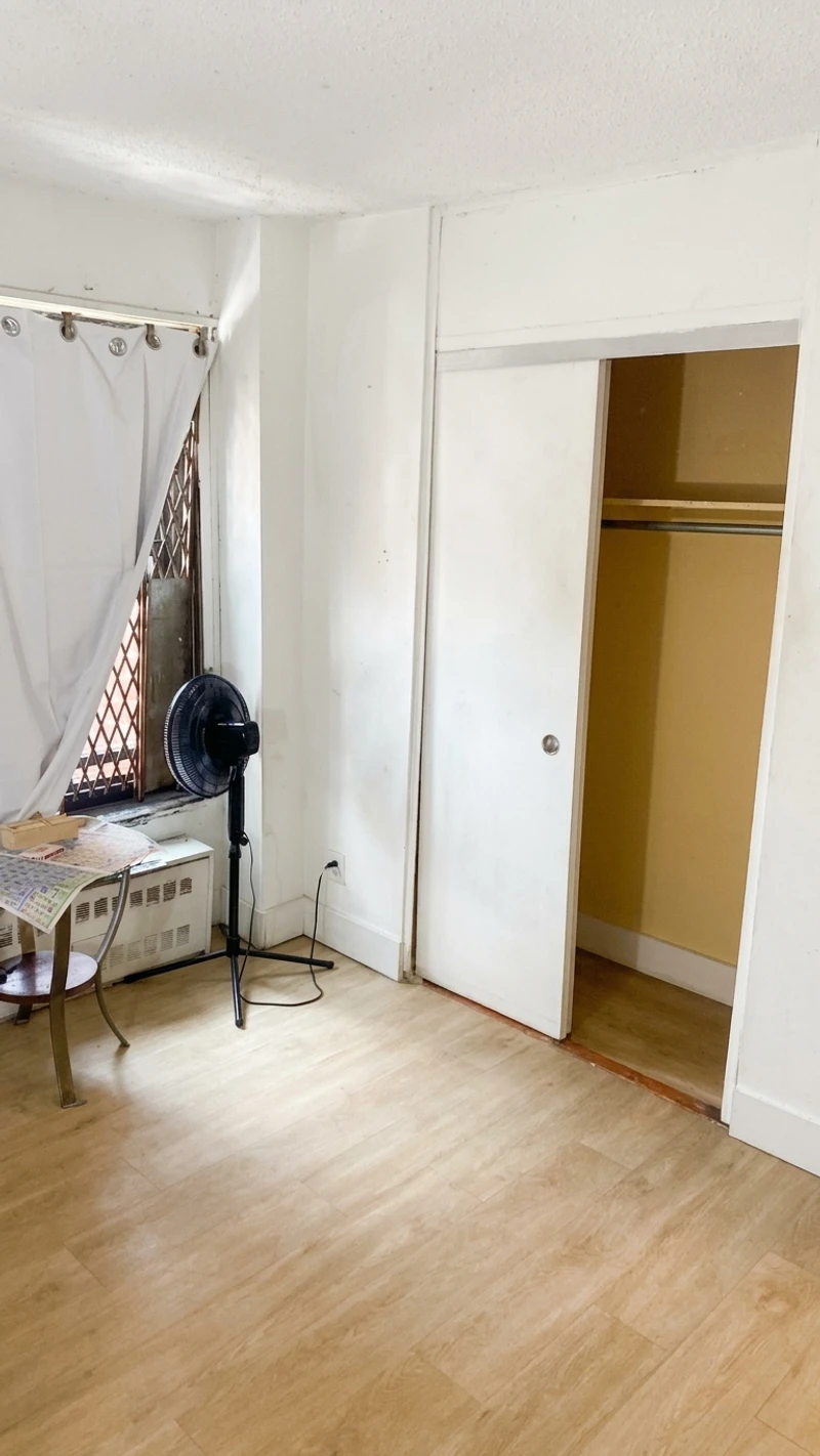 a room in Crown Heights photo 2