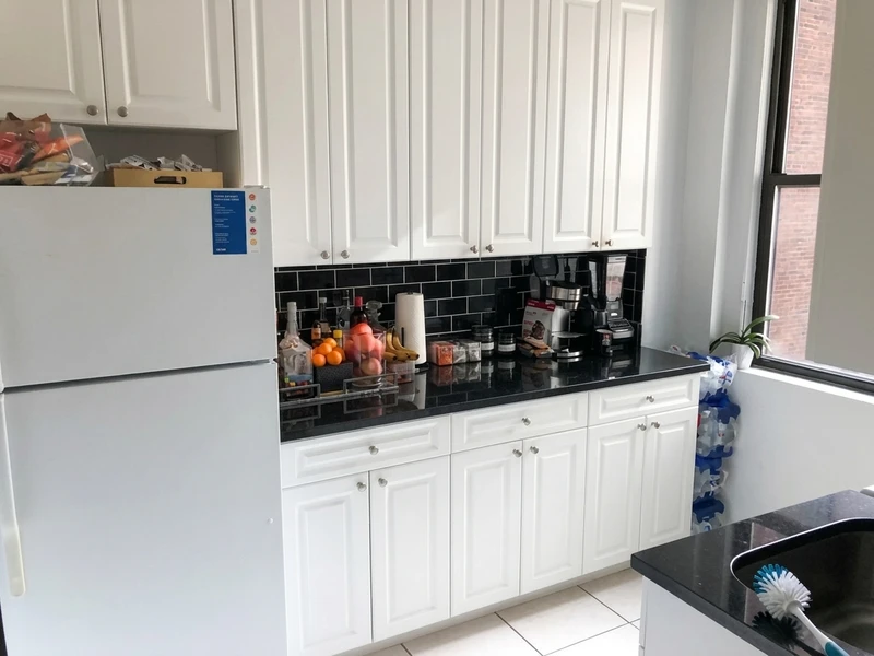 a room in Hell's Kitchen photo 4