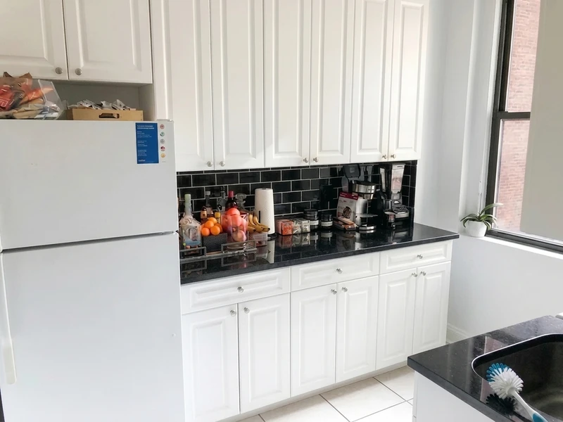 a room in Hell's Kitchen photo 5