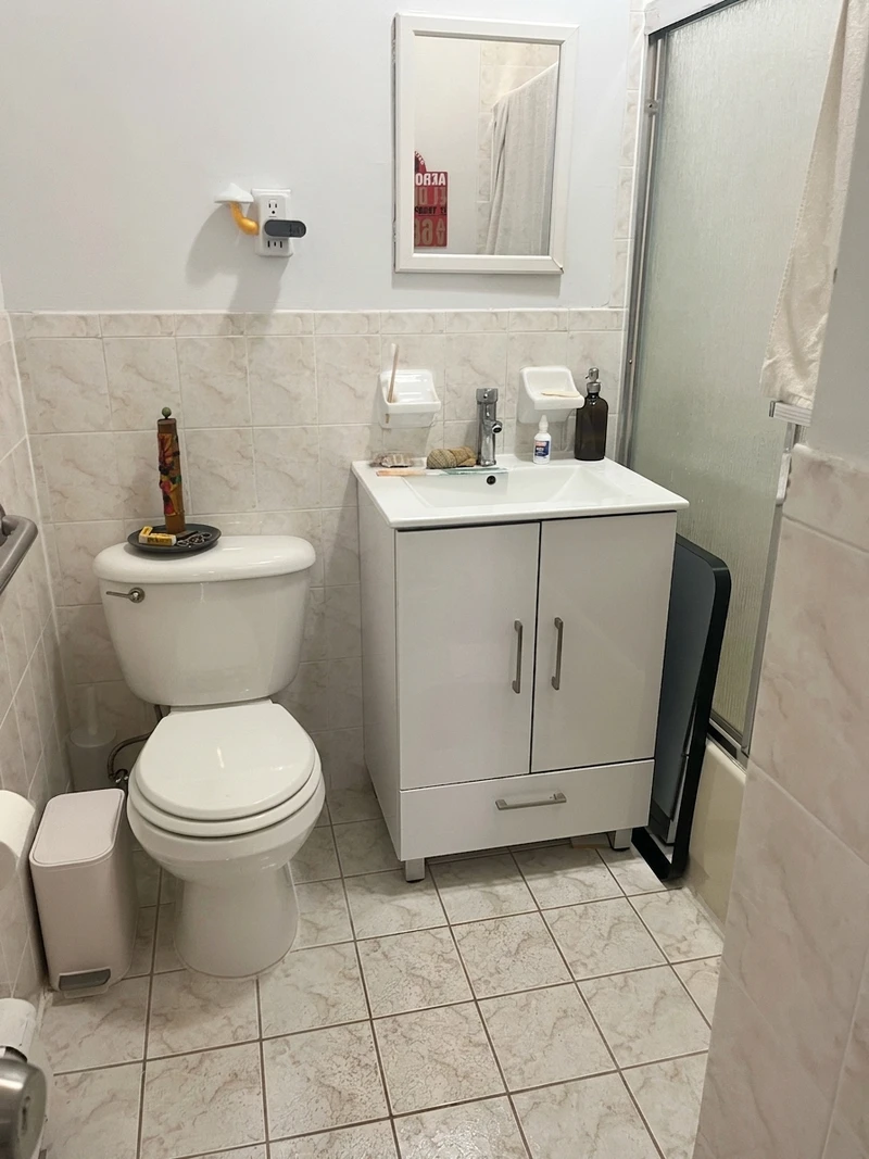 a room in Maspeth photo 3