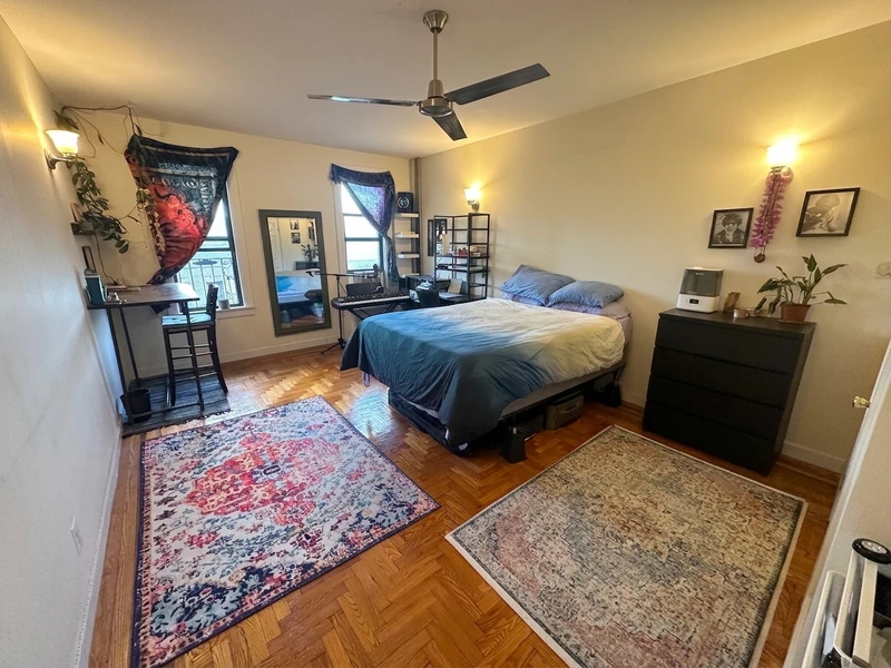 2 bedroom in Flatbush photo 3