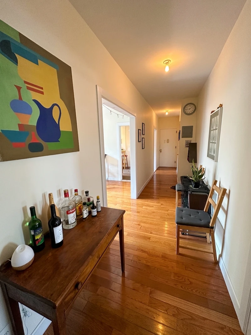 2 bedroom in Flatbush photo 5