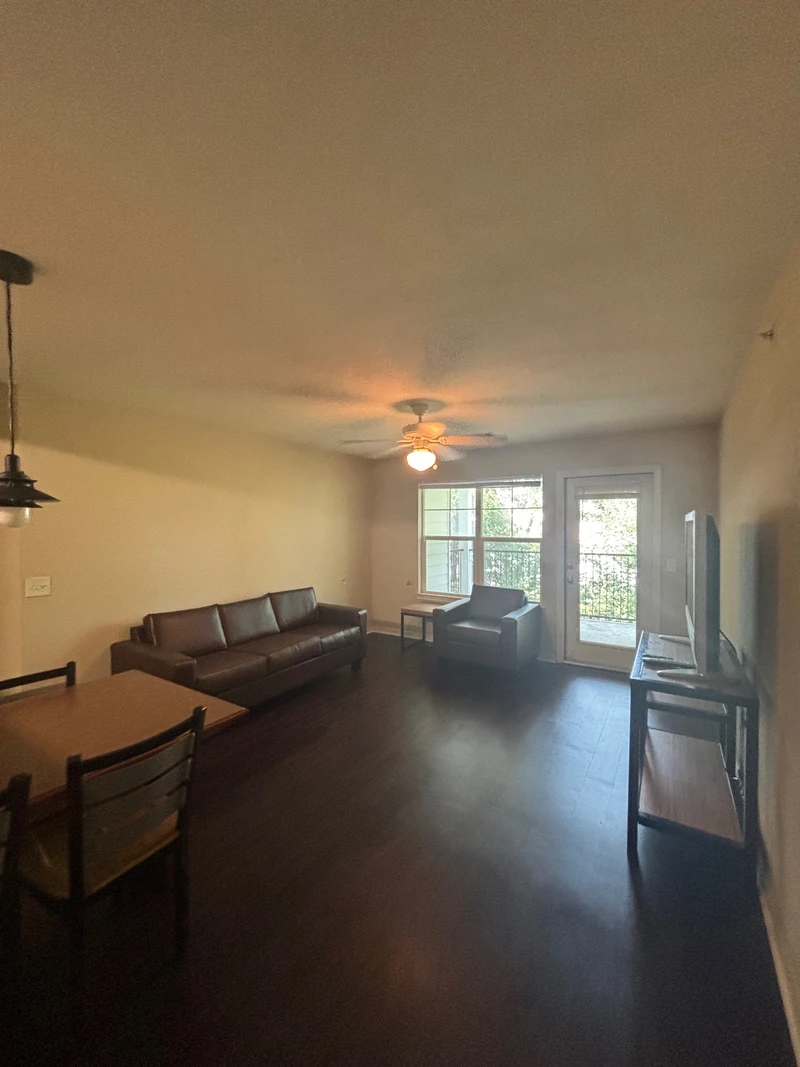 a room in Columbia photo 10