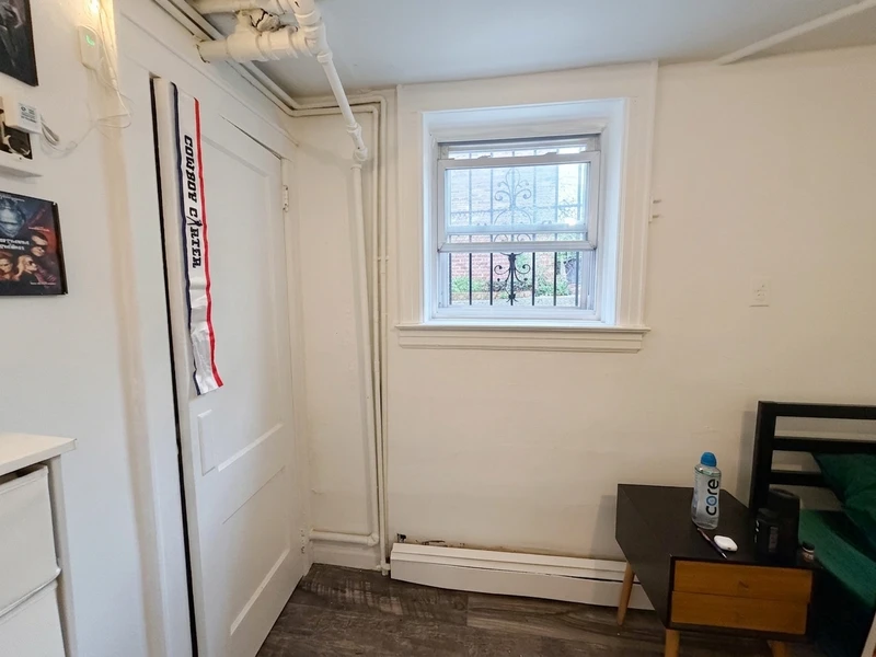 a room in Bensonhurst photo 3