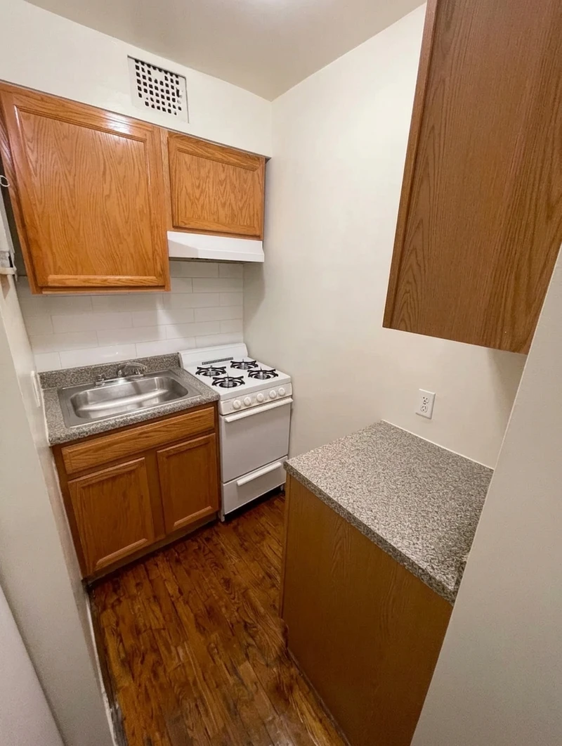 a room in Kips Bay photo 2
