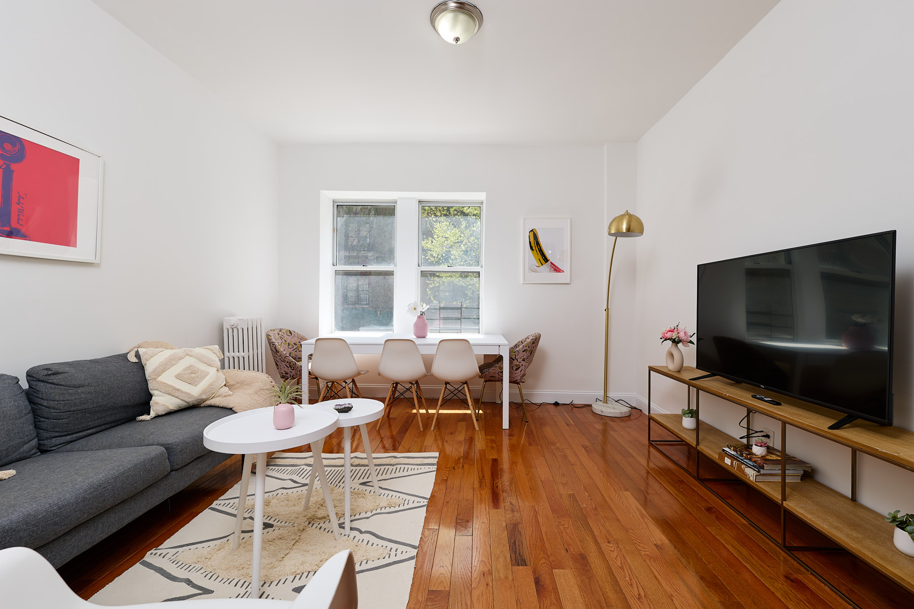 a room in Hamilton Heights photo 8