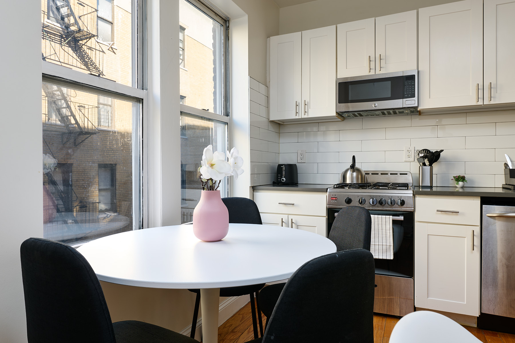 a room in Hamilton Heights photo 4