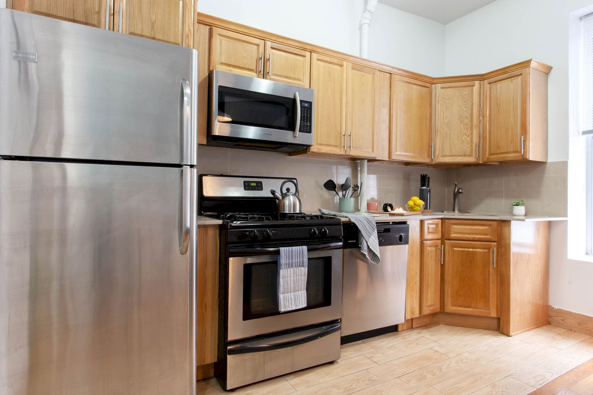 a room in Hamilton Heights photo 5