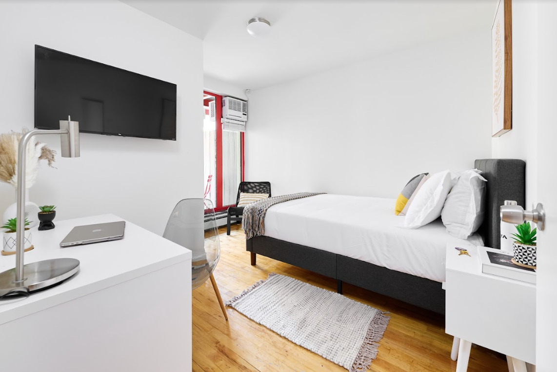 a room in East Village photo 5