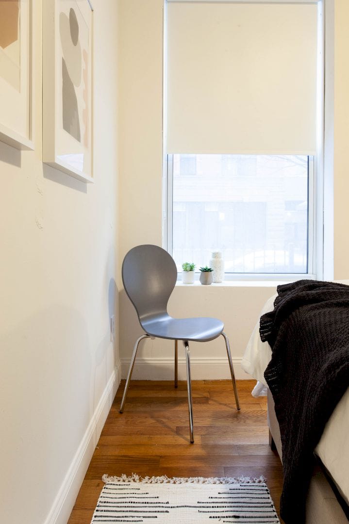 a room in Hamilton Heights photo 3