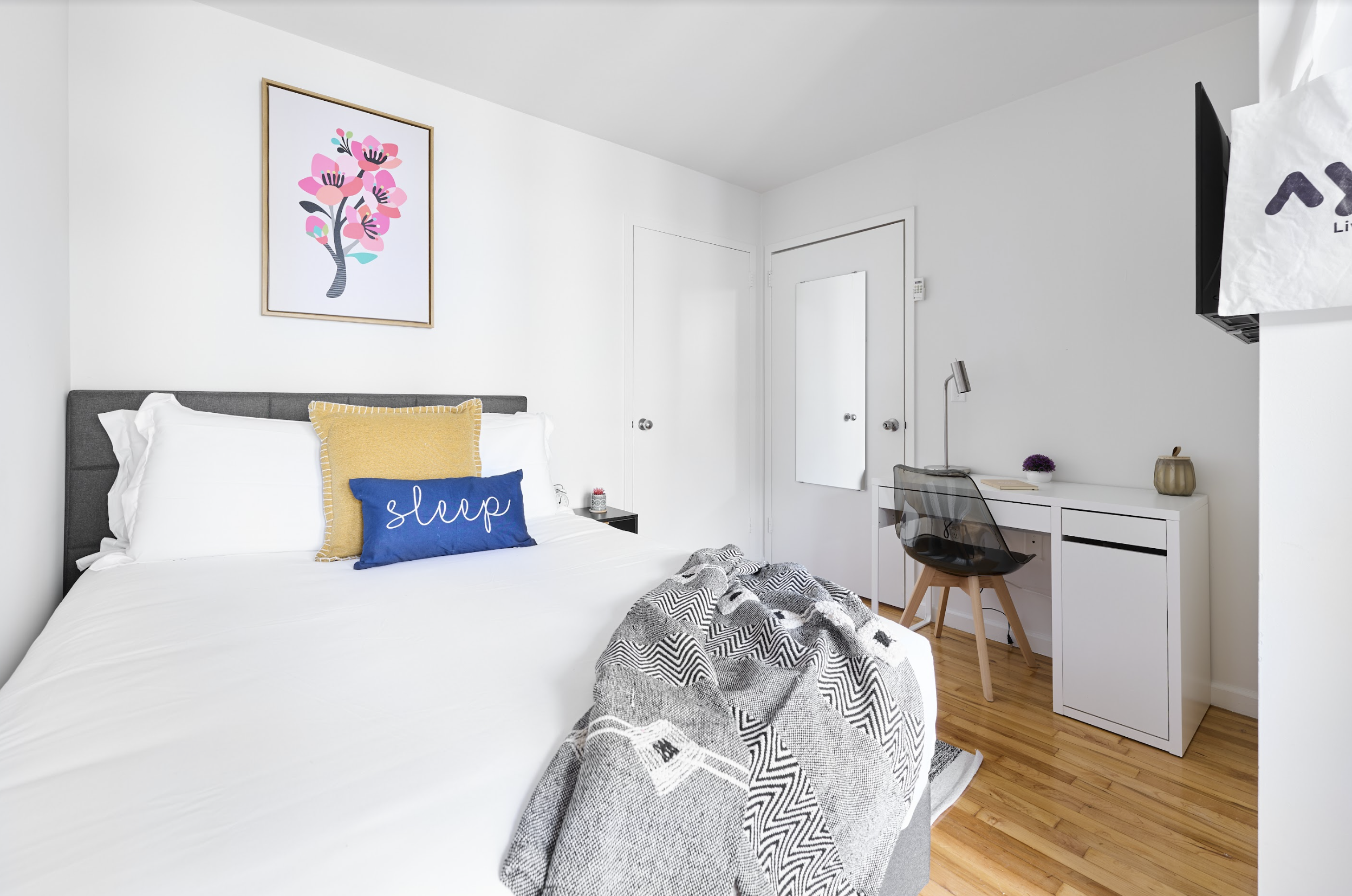 a room in East Village photo 7