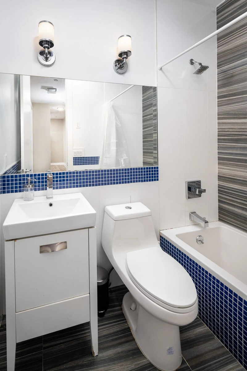 private room in Bedford-Stuyvesant photo 3