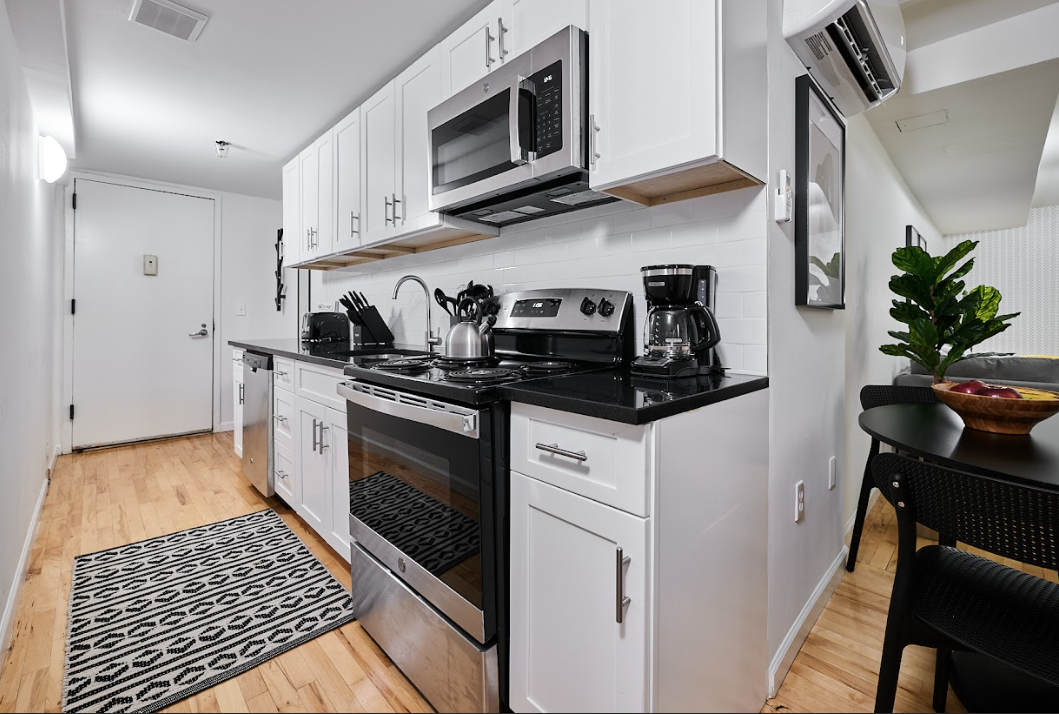 a room in East Village photo 5