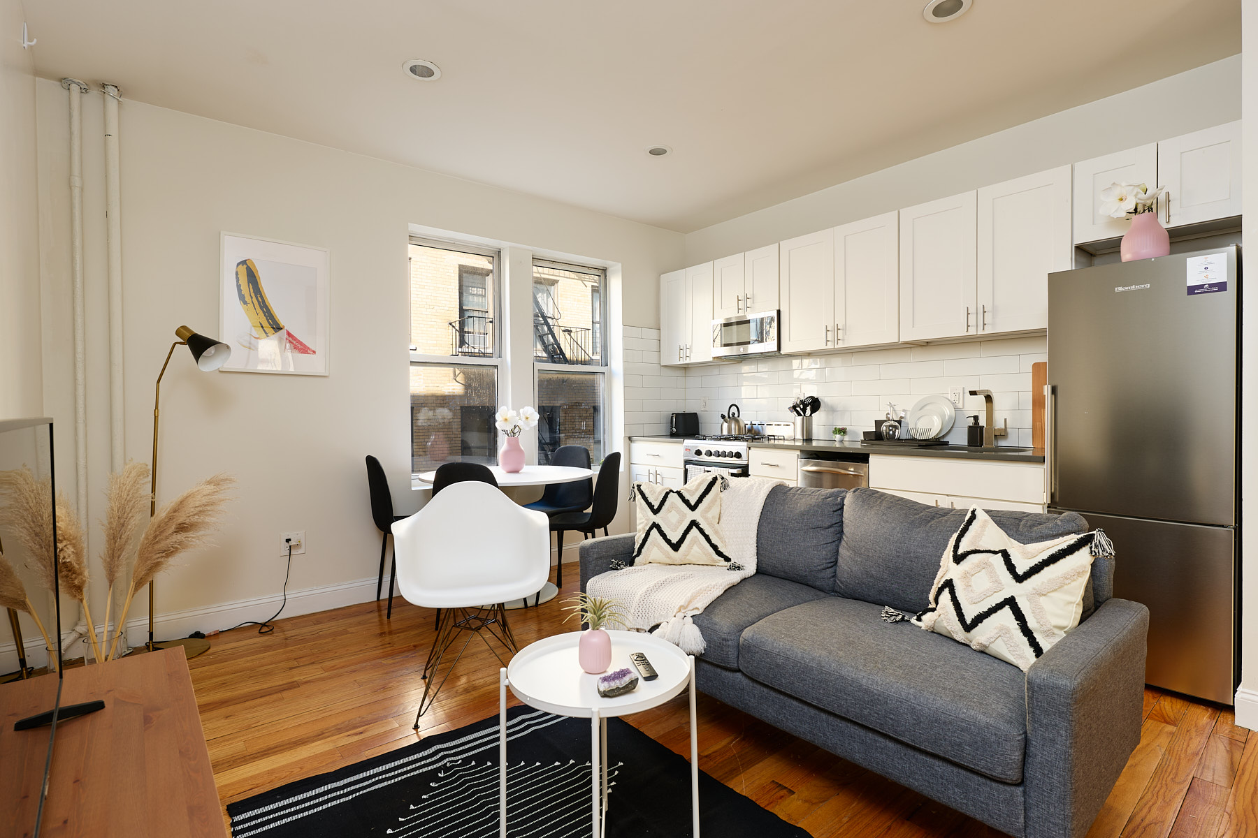 a room in Hamilton Heights photo 5