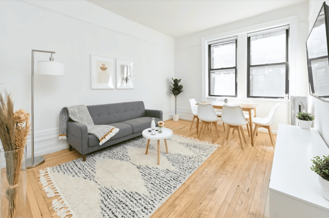 a room in Hamilton Heights photo 3