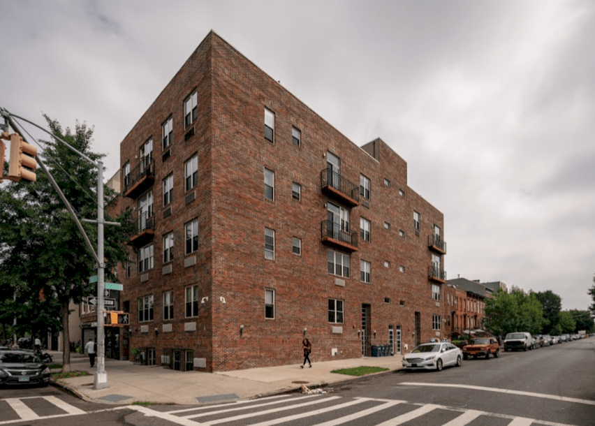 a room in Bedford-Stuyvesant photo 7