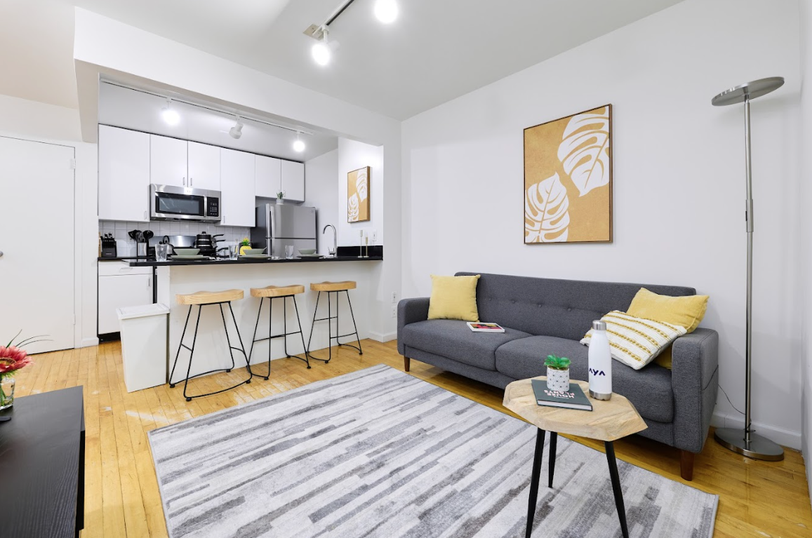 a room in East Village photo 8