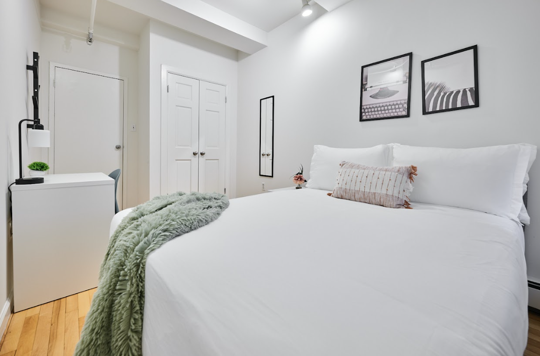 a room in East Village photo 2