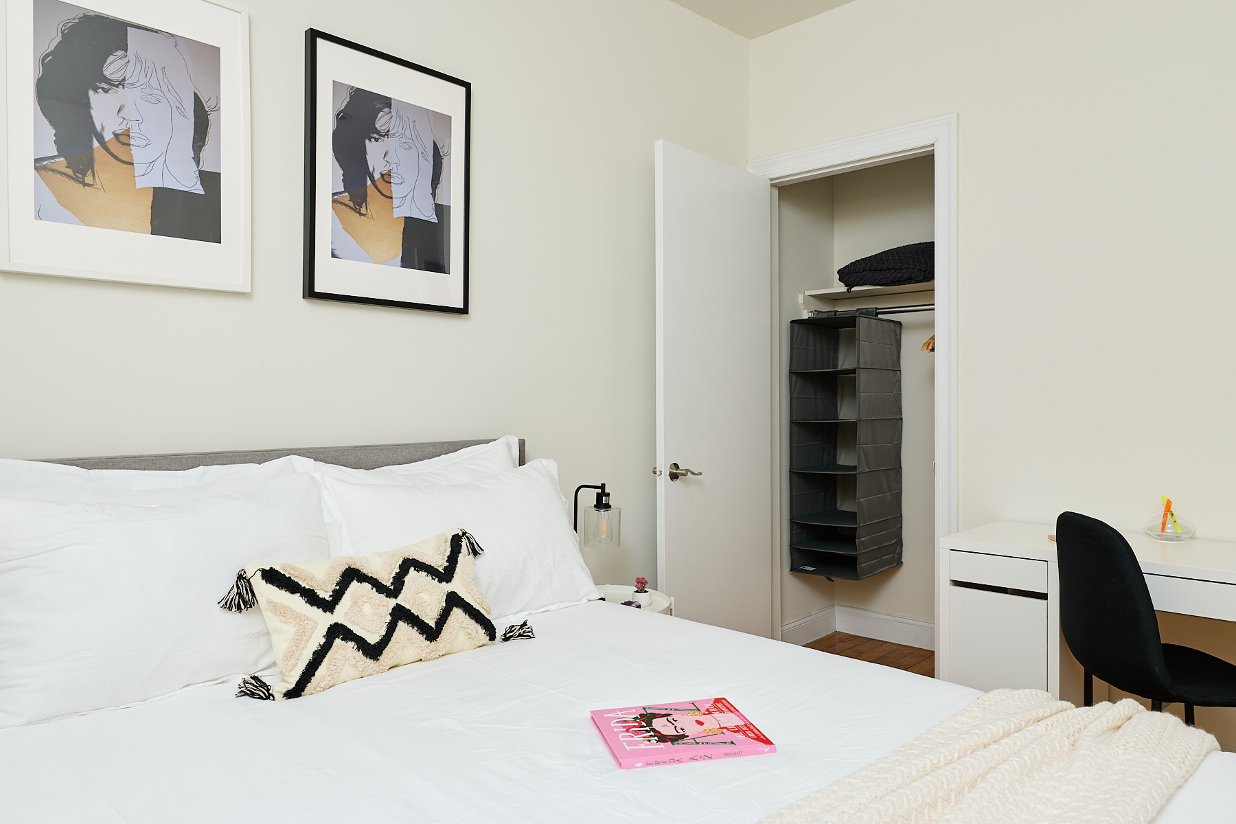 a room in Hamilton Heights photo 12