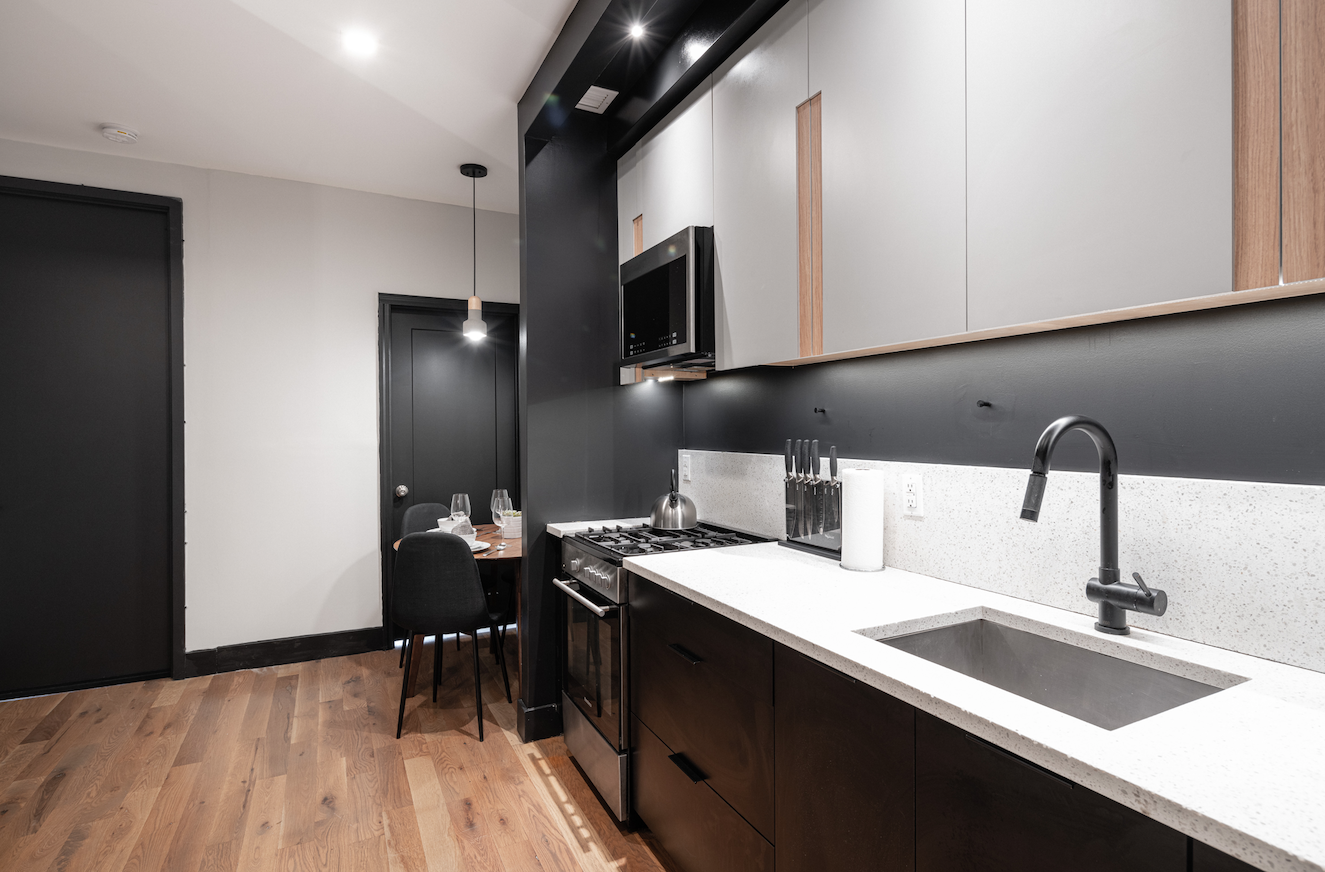 a room in Bedford-Stuyvesant photo 4