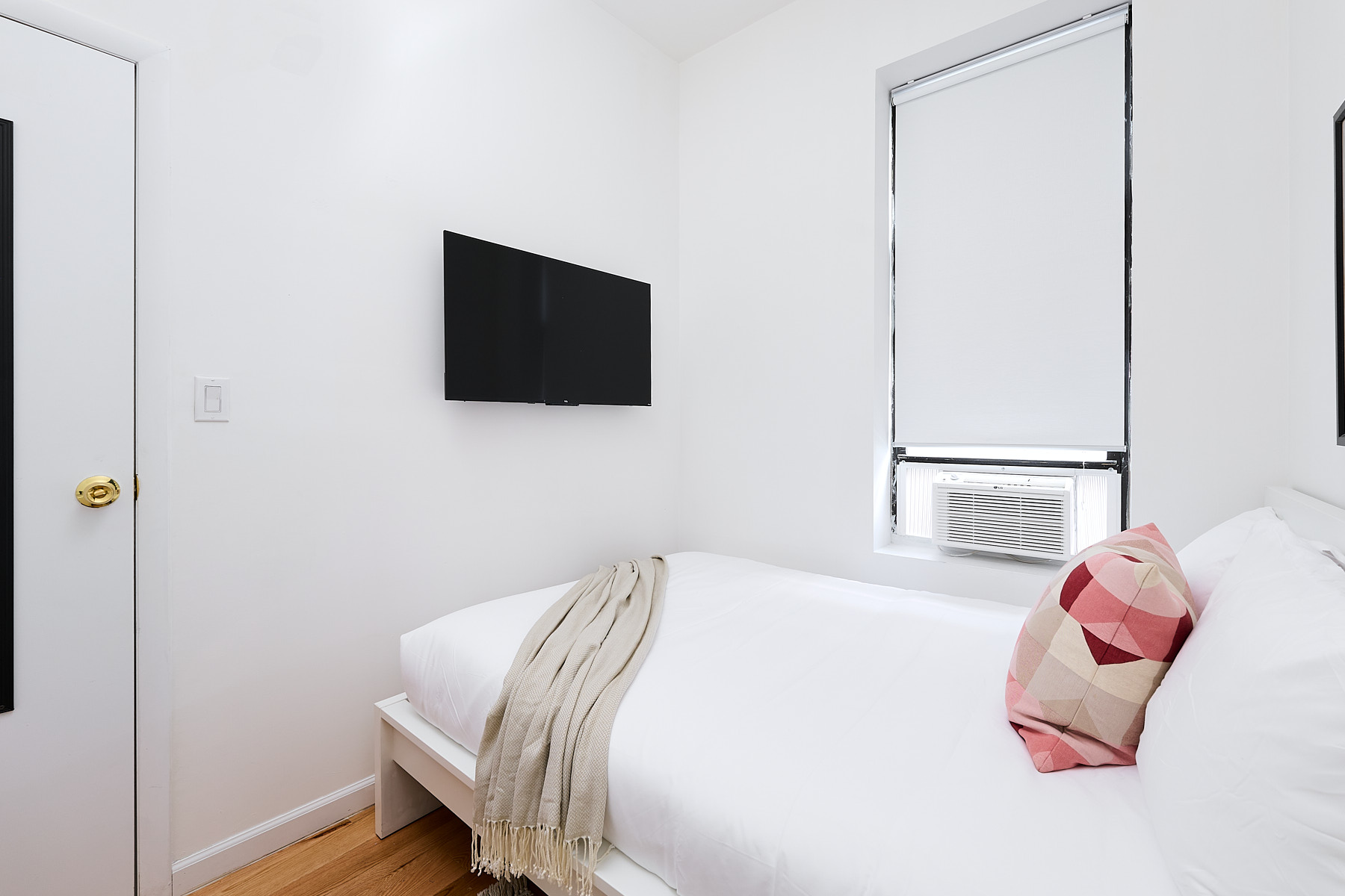 a room in Times Square photo 2