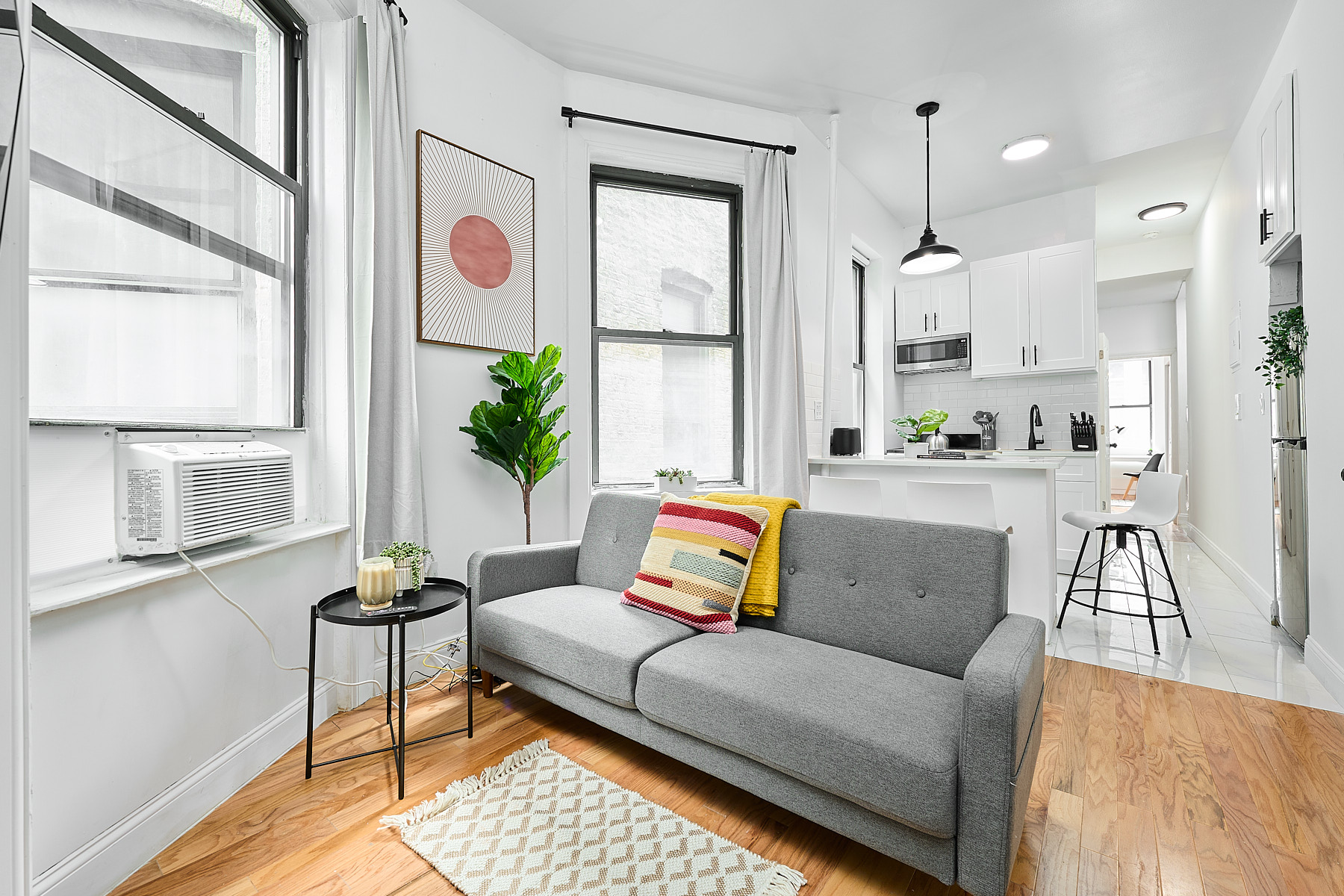 a room in Hell's Kitchen photo 5
