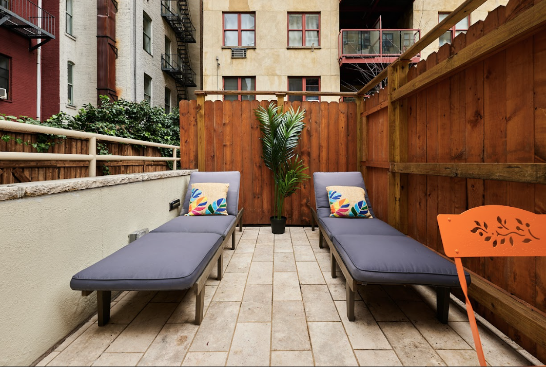 a room in East Village photo 11
