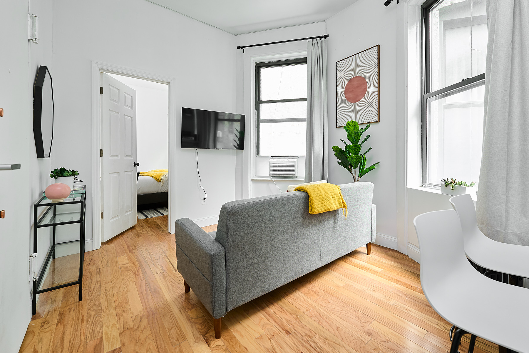 a room in Theater District photo 4
