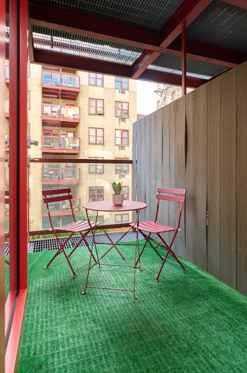 a room in East Village photo 6