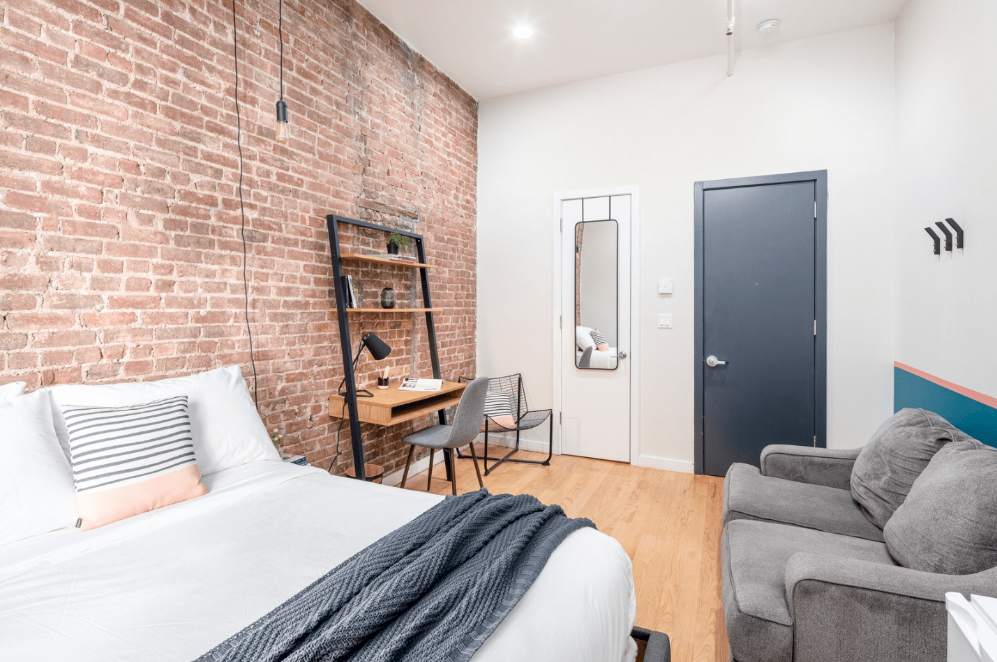 a room in Harlem photo 2