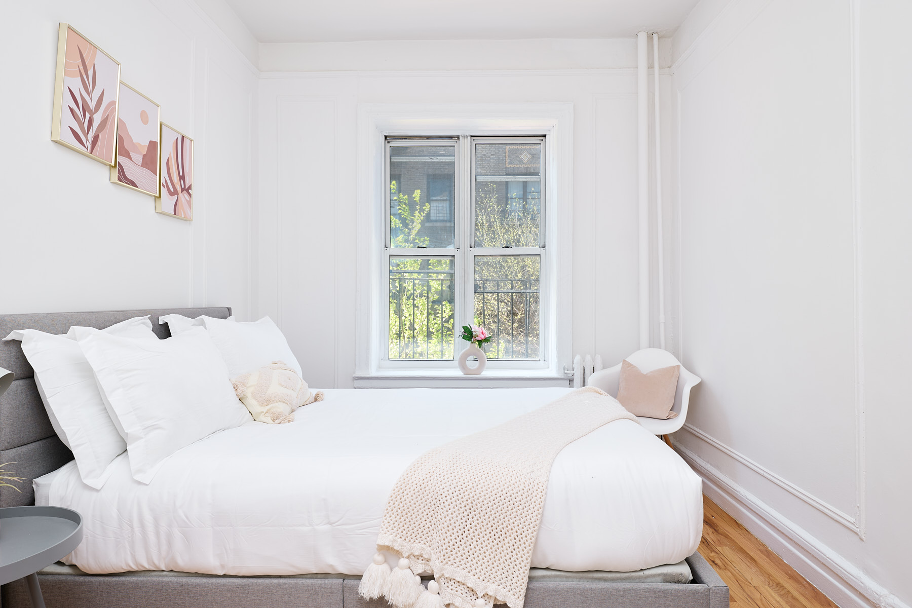 a room in Hamilton Heights photo 4