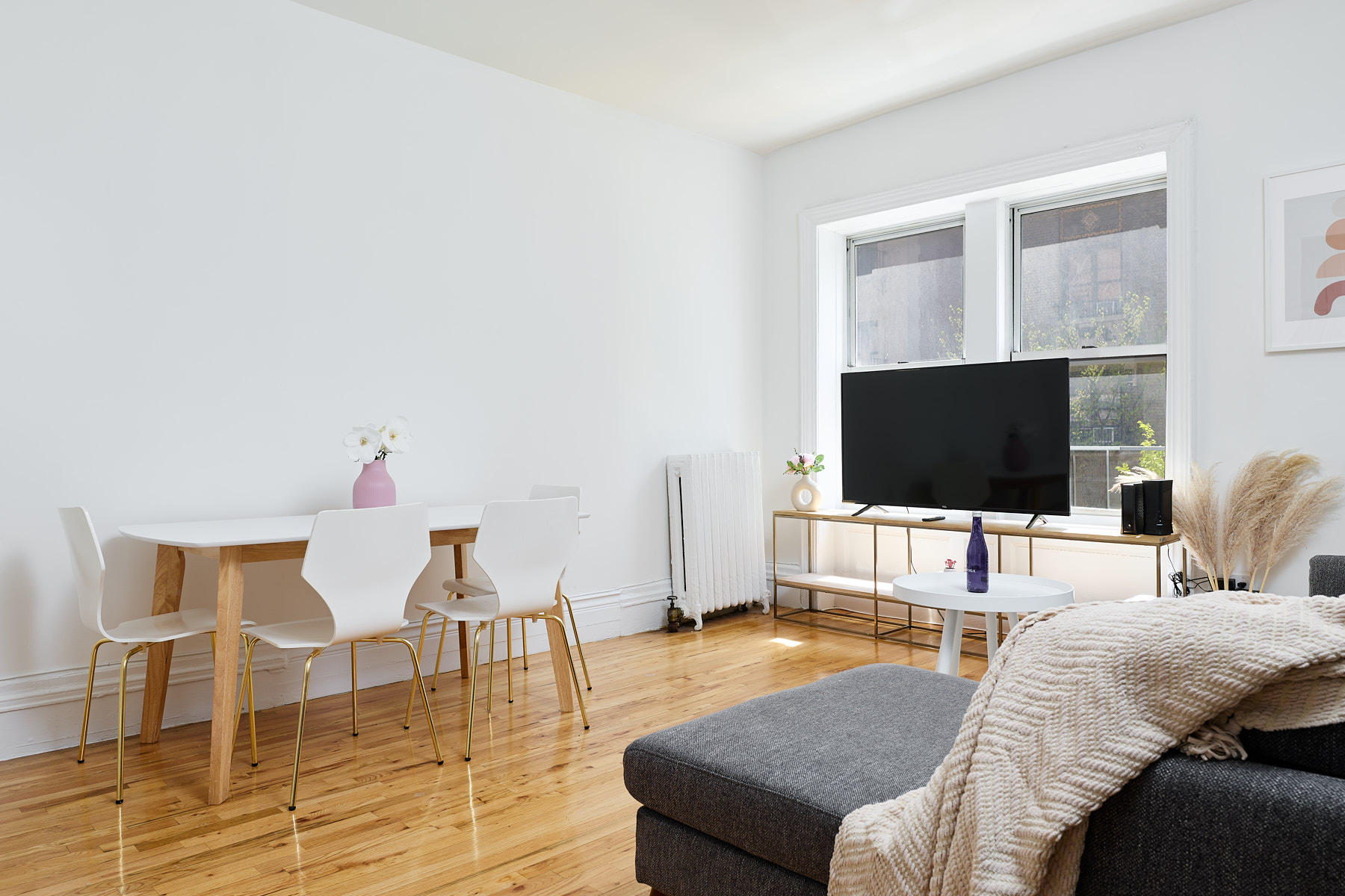 a room in Hamilton Heights photo 5