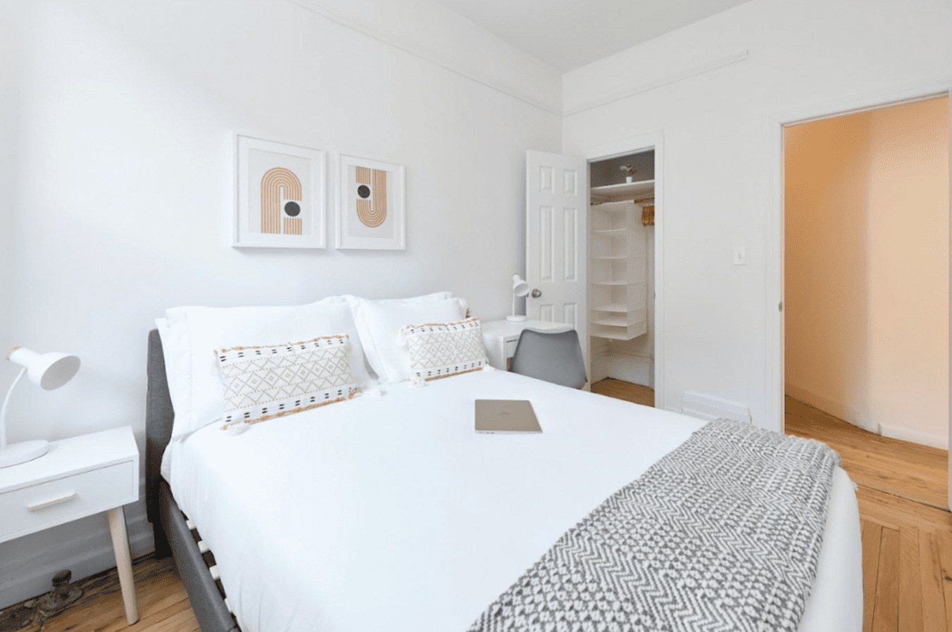 a room in Hamilton Heights photo 2