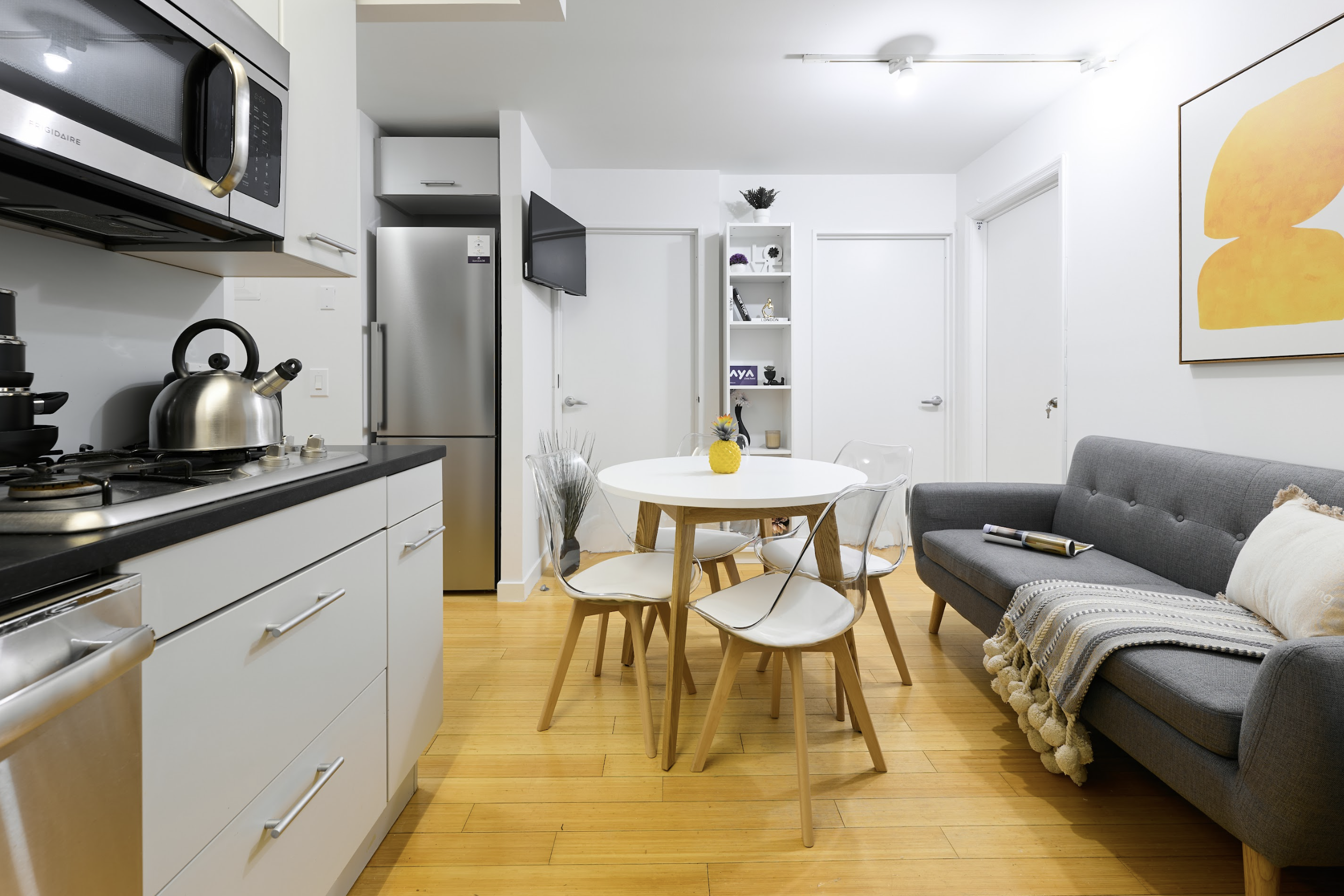 a room in Lower East Side photo 5