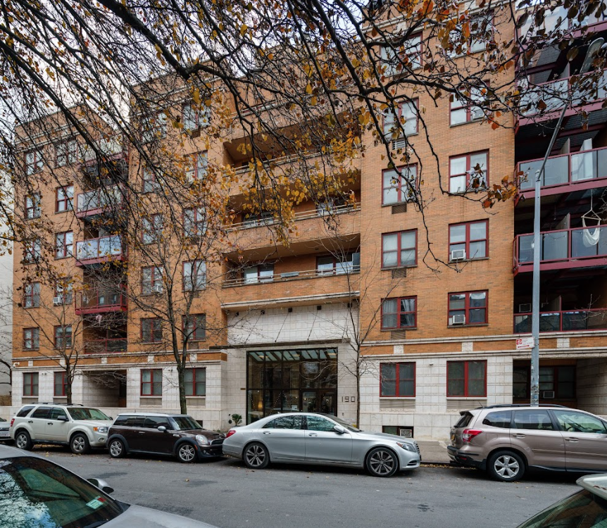 a room in East Village photo 13
