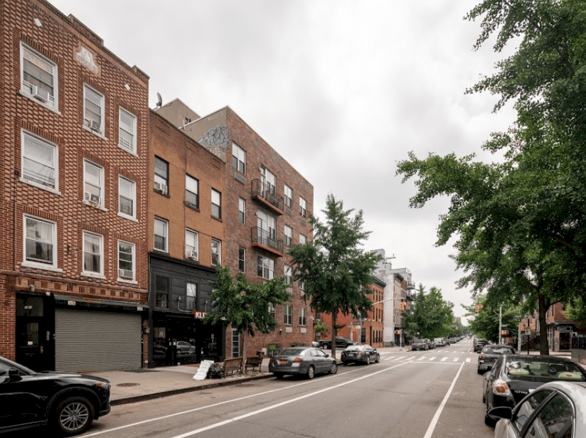 a room in Bedford-Stuyvesant photo 8