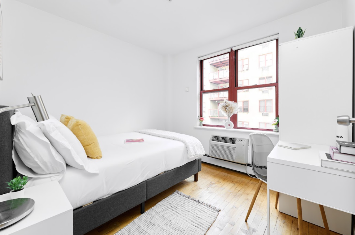 a room in East Village photo 5