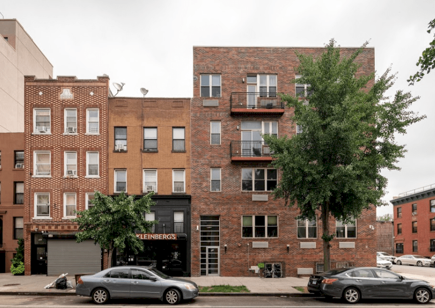 a room in Bedford-Stuyvesant photo 6