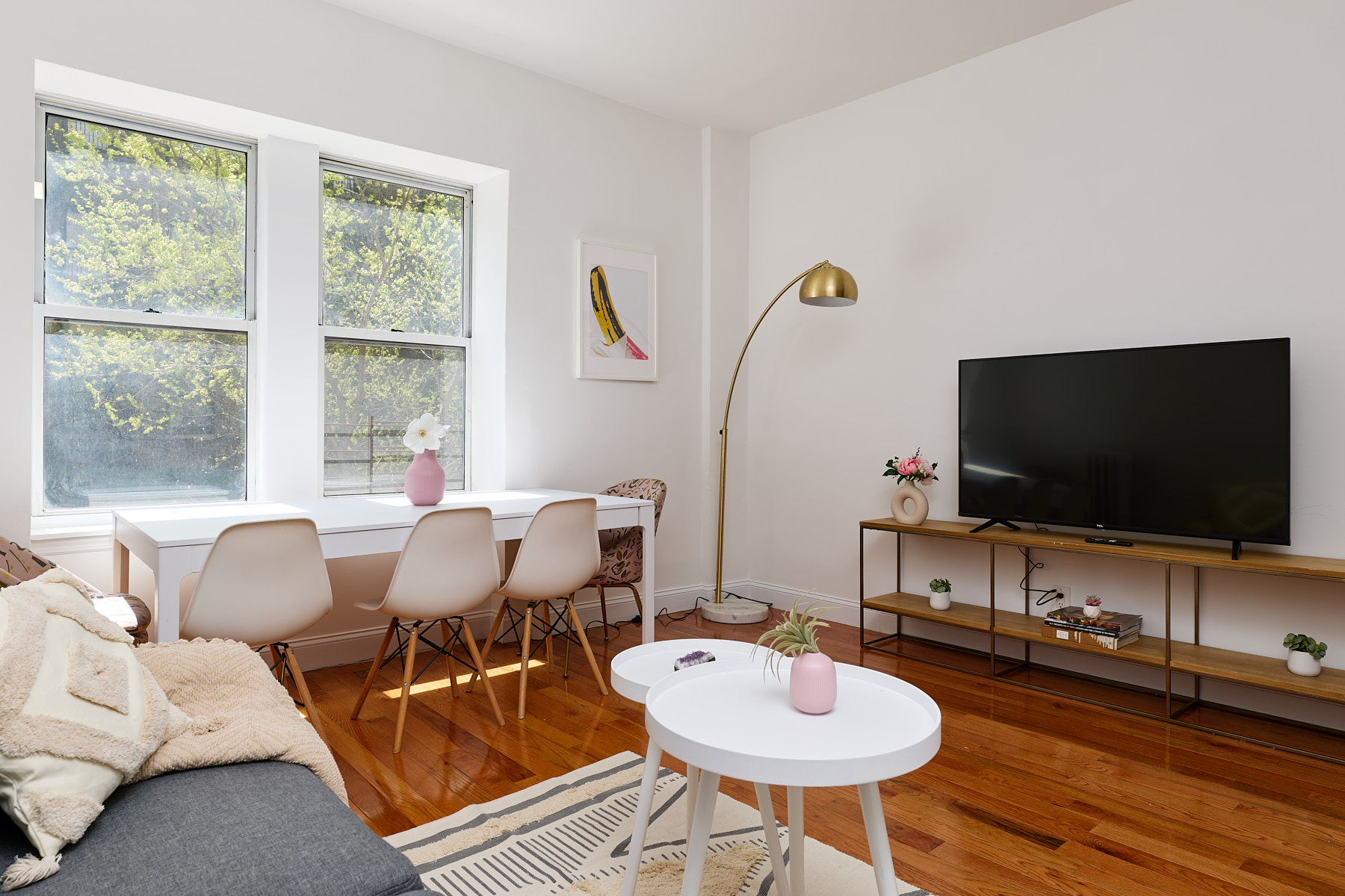 a room in Hamilton Heights photo 11