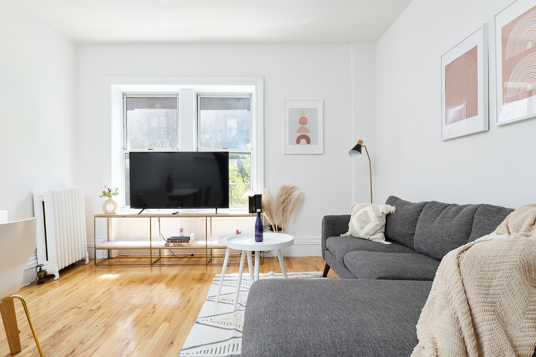 a room in Hamilton Heights photo 4