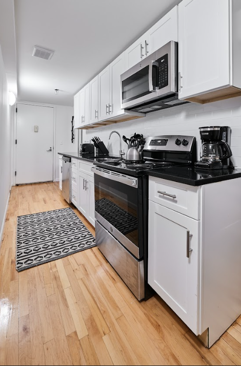 a room in East Village photo 5