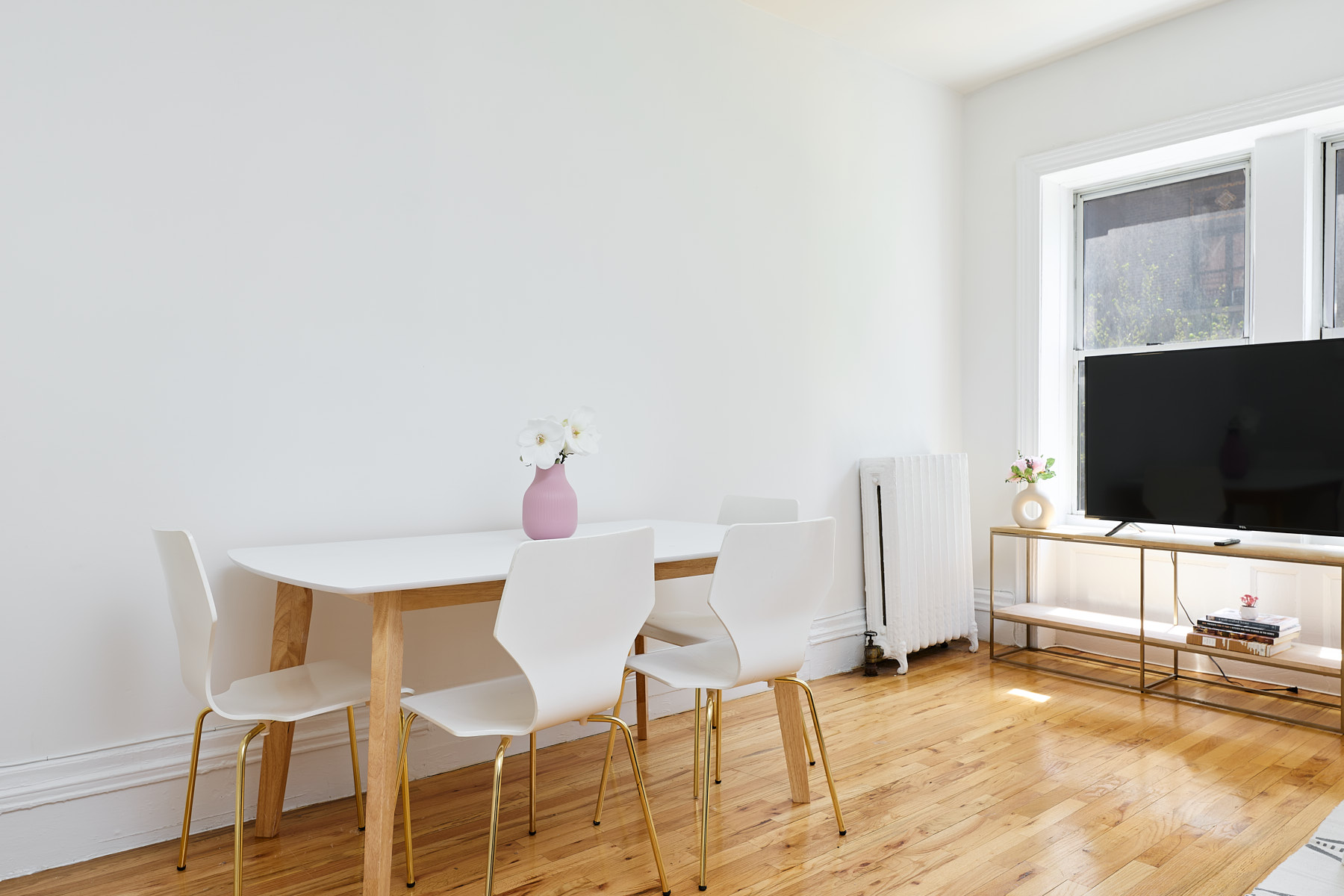 a room in Hamilton Heights photo 5