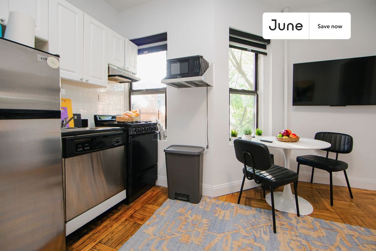 a room in East Village photo 3