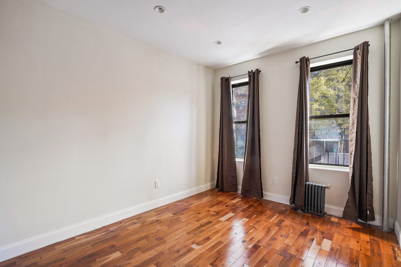 a room in East Harlem photo 2