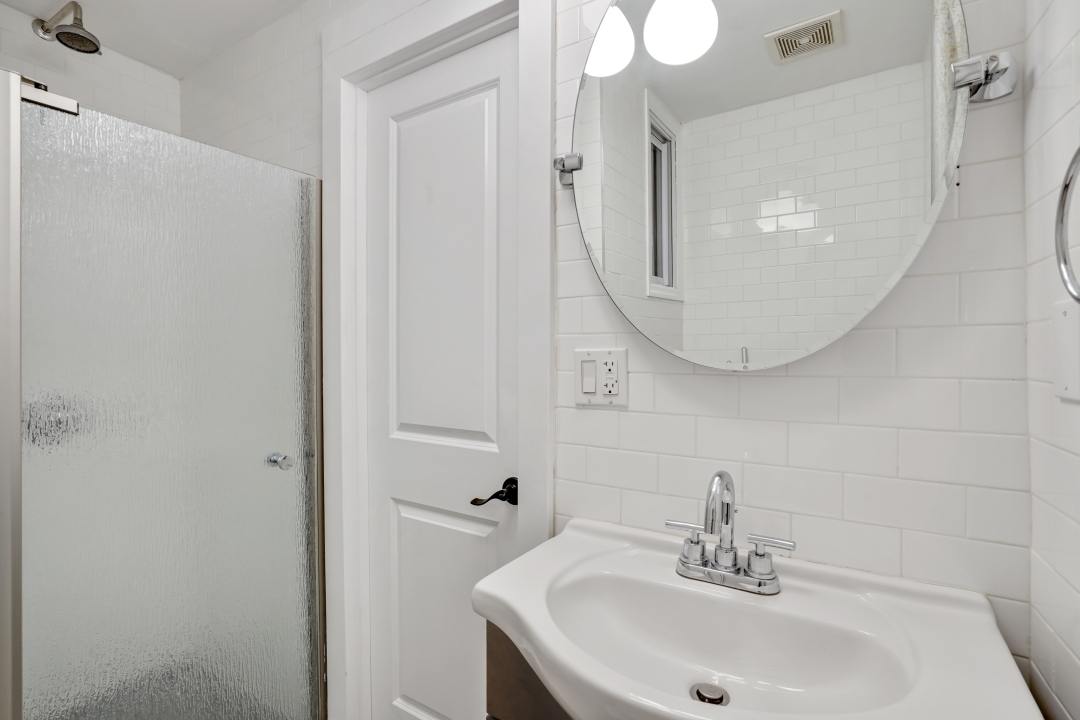a room in East Village photo 5