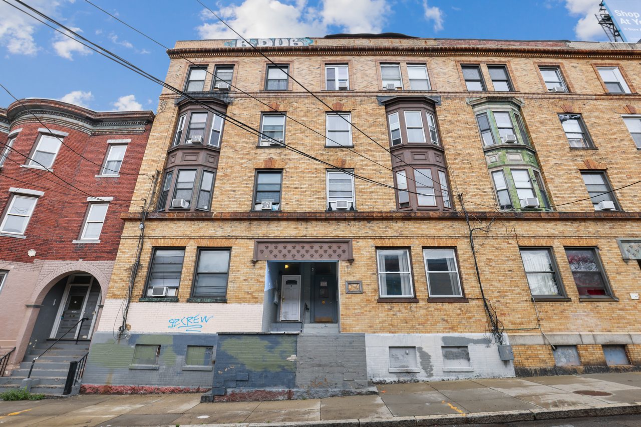 a room in Allston photo 9